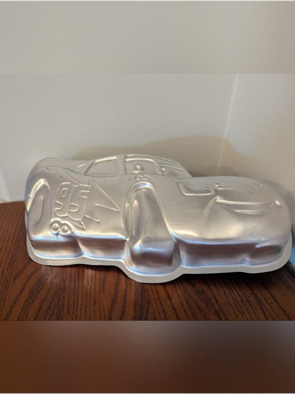 Wilton Disney Lightning McQueen Cake Pan, Cars Movie Disney 2105-6400 Used Once